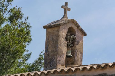 Kilise kulesi bell İspanyol tarzı ile    