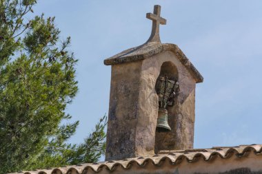 Kilise kulesi bell İspanyol tarzı ile    