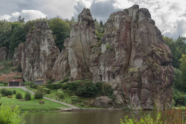 Las piedras externas, marcada formación de roca arenisca en la Teut — Foto de Stock