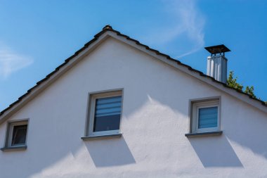 Bir çok aile ev görünümünü Gable