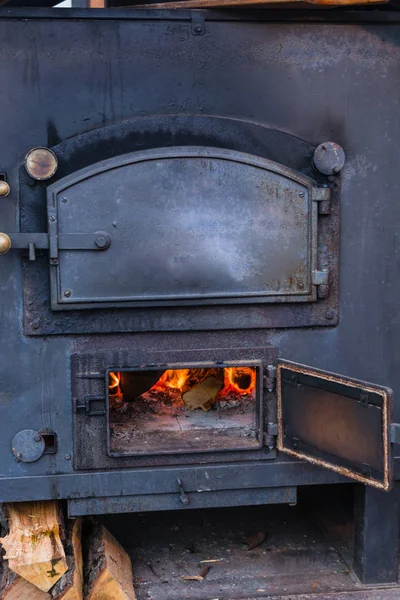 ロマンチックな暖炉の薪 — ストック写真