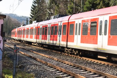 Sürüş, demiryolu tren Duesseldorf doğru..