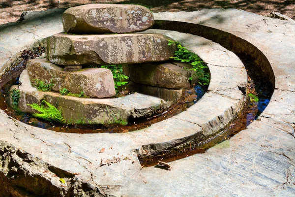 Espiral apilada con piedra de la Edad de Piedra . —  Fotos de Stock