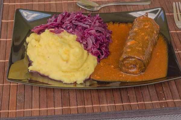 Roulades with red cabbage — Stock Photo, Image