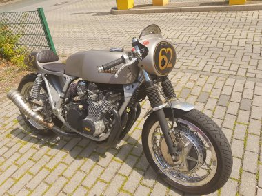 VELBERT, NRW, GERMANY - 24 AĞUSTOS 2019: Yamaha motosiklet dönüşümü Cafe Racer