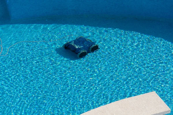 Automatic Robot Cleans Swimming Pool Underwater — Stock Photo, Image