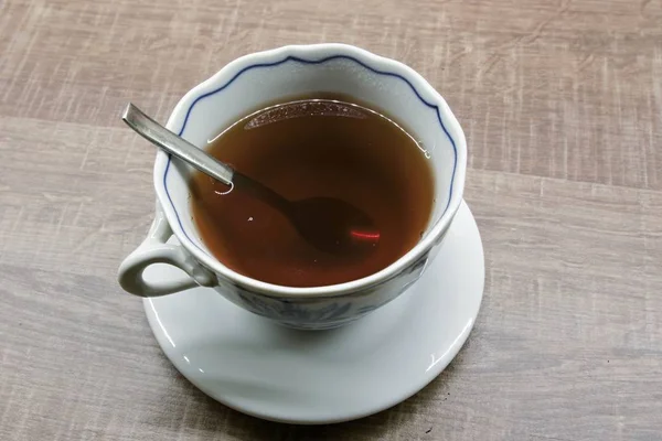 Una bella tazza di tè caldo — Foto Stock