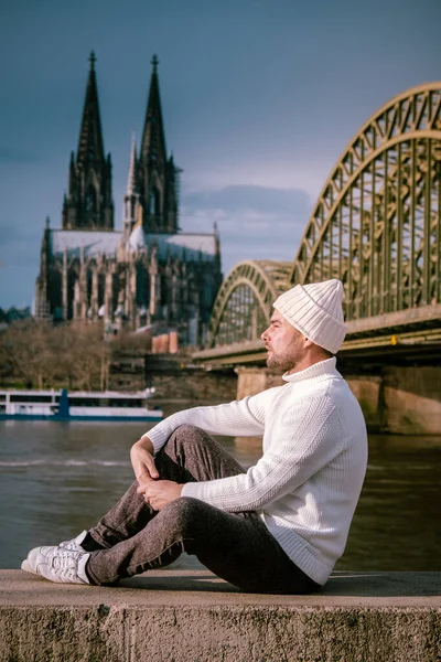 Gençler Almanya 'nın Köln kentini ziyaret ediyor — Stok fotoğraf