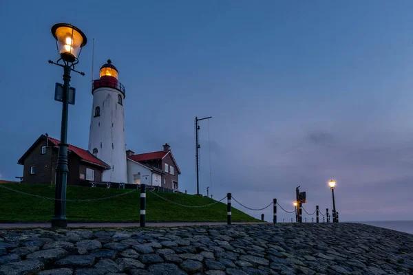 Urk Flevoland, port i latarnia morska w małej wiosce urk — Zdjęcie stockowe