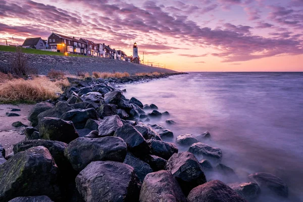 Urk Nizozemsko Evropa, východ slunce v přístavu malé rybářské vesnice Urk — Stock fotografie