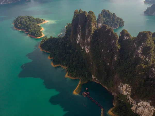 Khao Sok Tailandia, vista aérea del dron sobre el lago —  Fotos de Stock