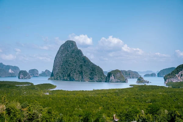 Piękne wyspy w zatoce Samet Nang Ona punkt widzenia Phangnga Bay Tajlandia Azja — Zdjęcie stockowe