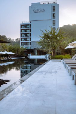 Krabi Tayland Ocak 2020, Ao Nang 'da bir çevre dostu lüks tatil beldesi.