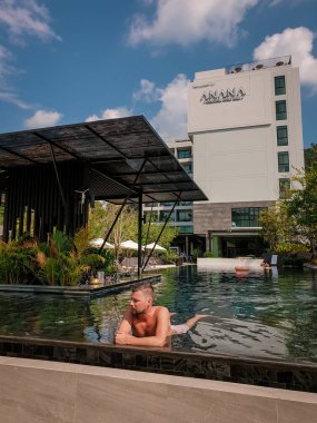 Krabi Tayland Ocak 2020, Ao Nang 'da bir çevre dostu lüks tatil beldesi.