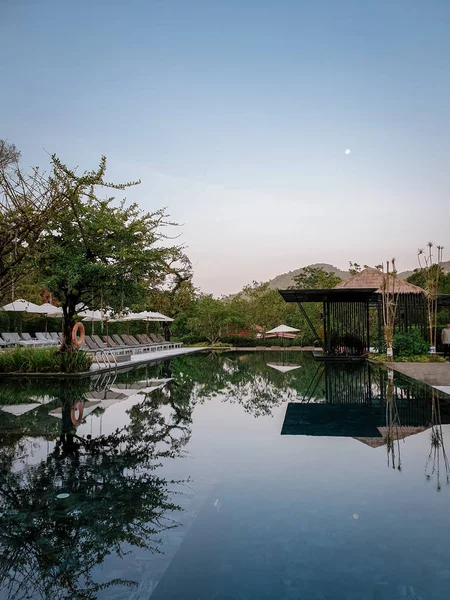 Krabi Thaiföld Január 2020, An Eco friendly luxuri resort in Ao Nang whit a trópusi kert körül Anana Krabi — Stock Fotó