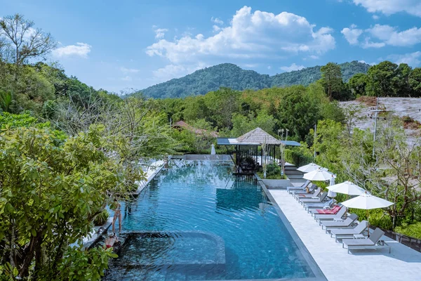 Краби Таиланд Январь 2020, экологически чистый роскошный курорт в Ао Нанг whit тропический сад вокруг Анана Краби — стоковое фото