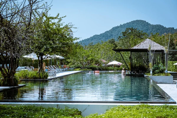Krabi Tailândia janeiro 2020, Um resort de luxuri ecológico em Ao Nang whit um jardim tropical em torno de Anana Krabi — Fotografia de Stock