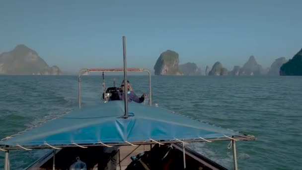 Phangnga Bay Thailand January 2020 , James Bond Island Thailand people visit the tropical beach — Stockvideo