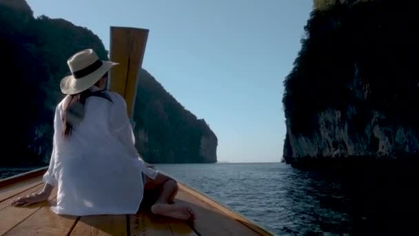 Phangnga Bay Thailandia, James Bond Island Thailandia la gente visita la spiaggia tropicale — Video Stock