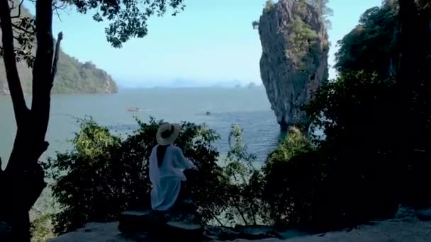 Phangnga Bay Tailandia, James Bond Island Tailandia la gente visita la playa tropical — Vídeo de stock