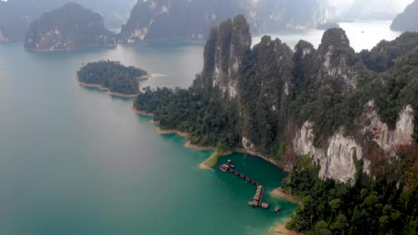 Khao Sok national park Cheow Lan Dam, Ratchaprapha Dam or Rajjaprabha Dam at Suratthani — Wideo stockowe