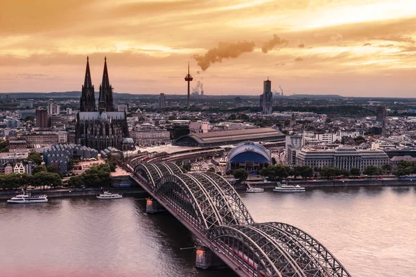 Koln Germany city skyline, Cologne skyline during sunset ,Cologne bridge with cathedral Germany Europe — Stok fotoğraf