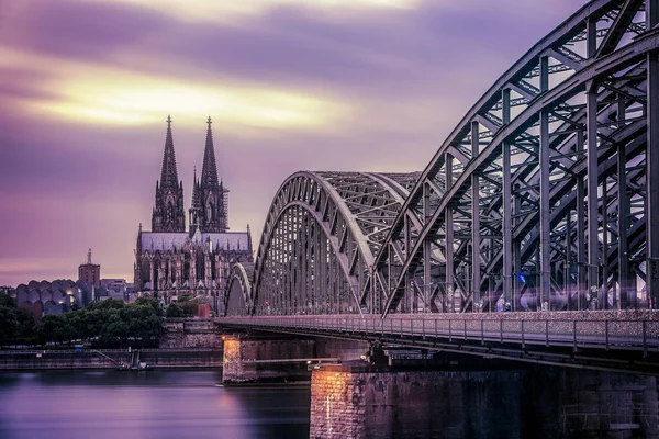 Koln Germany city skyline, Cologne skyline during sunset ,Cologne bridge with cathedral Germany Europe — Stockfoto