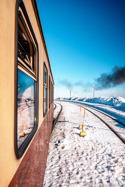 Harz national park Germany, historic steam train in the winter, Drei Annen Hohe, Germany,Steam locomotive of the Harzer Schmallspurbahnen in wintertime with snow. — Stock Photo, Image