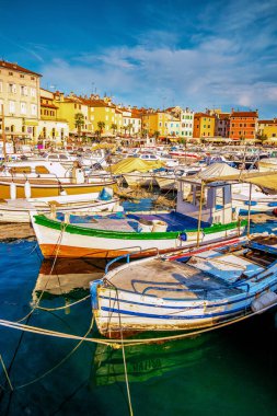 Rovinj Hırvatları, Rovinj limanında balıkçı tekneleri