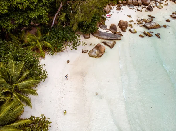 Praslin tropische Insel Seychellen, Drohnenblick über tropische Insel Seychellen — Stockfoto