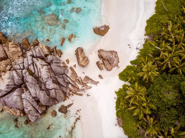 Praslin tropische Insel Seychellen, Drohnenblick über tropische Insel Seychellen — Stockfoto