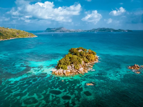 Praslin île tropicale Seychelles, vue sur drone au-dessus de l'île tropicale Seychelles — Photo