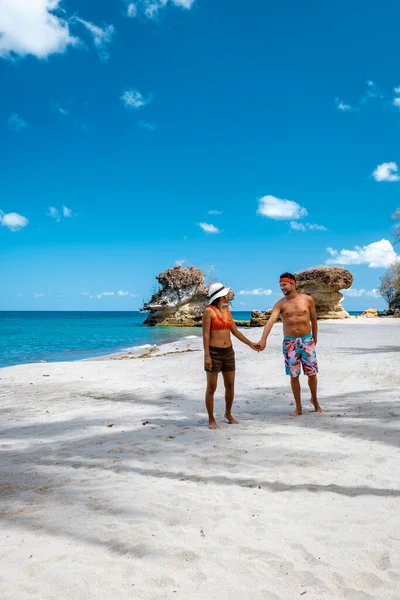 Saint Lucia Caribis Island,カップルの男性と女性｜サンルチアの熱帯島, Anse Chastanet Beach — ストック写真