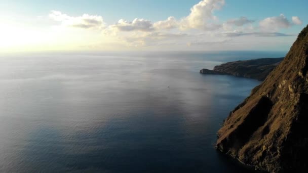 Grandes pitons vue sur drone à Sainte-Lucie plage de sucre Sainte-Lucie montagnes 