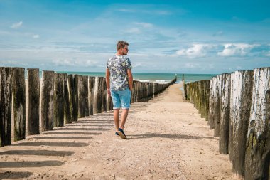 Domburg, Zeeland, Hollanda 'nın Hollanda sahillerindeki plaj kutupları.