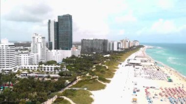Miami Beach Florida, İHA manzaralı Miami plajı, renkli insansız hava aracı manzaralı Miami Florida