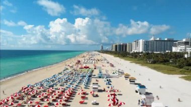 Miami Beach Florida, İHA manzaralı Miami plajı, renkli insansız hava aracı manzaralı Miami Florida