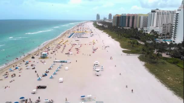 佛罗里达州Miamia海滩，迈阿密海滩无人驾驶飞机景观，佛罗里达州迈阿密彩色无人驾驶飞机空中景观 — 图库视频影像