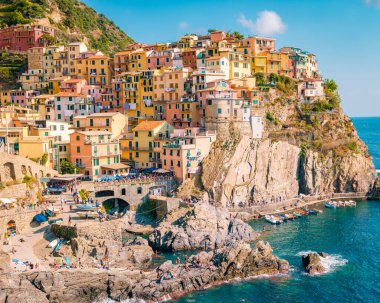 Manarola Köyü, Cinque Terre Coast İtalya. Manarola, İtalya 'nın kuzeyindeki La Spezia, Liguria eyaletinde yer alan bir şehirdir.