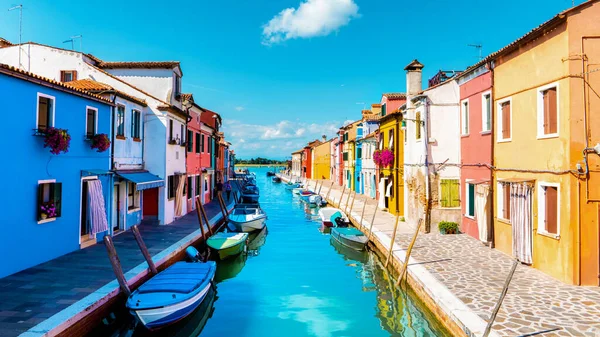 Venice Italy, Burano Island Venice, colorful houses architecture at Burano island Venice Italy — Stock Photo, Image