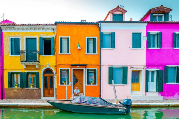 Venice Italy, Burano Island Venice, colorful houses architecture at Burano island Venice Italy — Stock Photo, Image