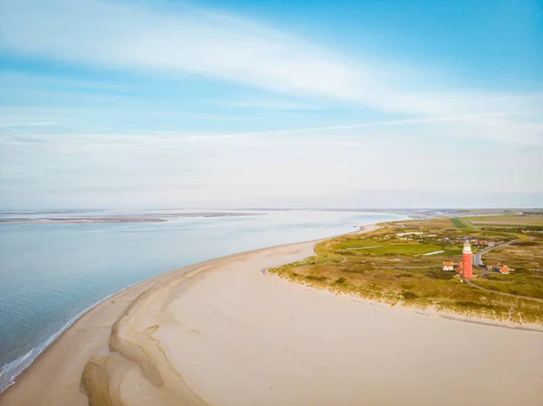 Vuurtoren Texel bij zonsondergang Nederlands eiland Texel — Stockfoto