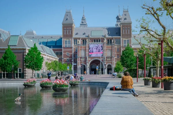 Amsterdam Nethewrlands 27 april 2020, bijna lege straten in de stad Amsterdam tijdens de corona covi 19 virusuitbraak in Nederland — Stockfoto