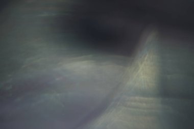 Açık arkaplanda farklı renkte apsdtracte ışıkları olan desen