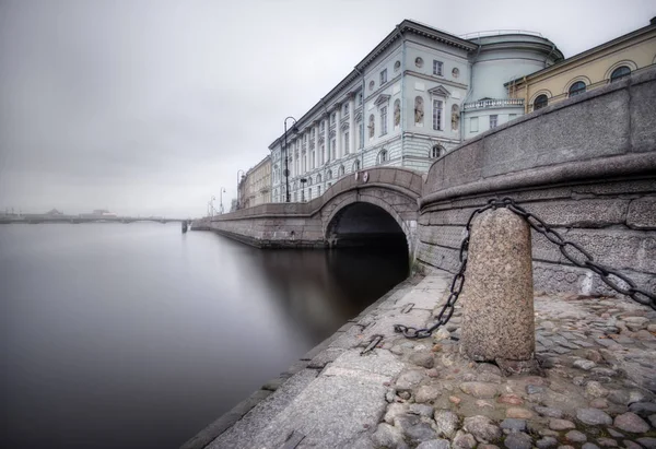 Neva et canal d'hiver à Saint-Pétersbourg Images De Stock Libres De Droits