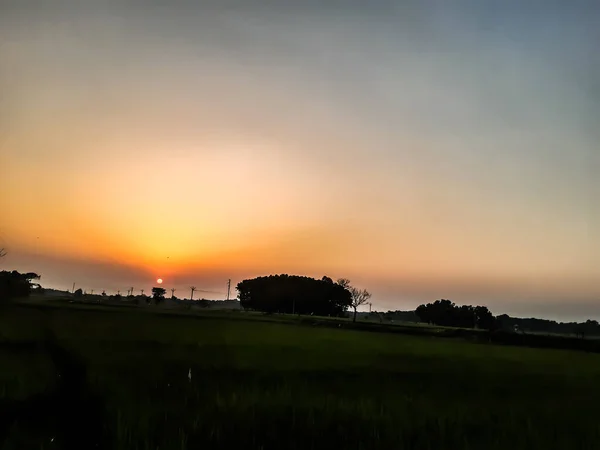 Indische Dorfumgebung Bei Sonnenuntergang Sonnenlicht Sonne Schöner Himmel Und Grünes — Stockfoto