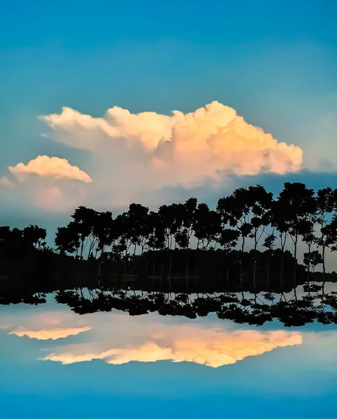 Tierra Agricultura Aldea India Árboles Verdes Cielo Azul Con Nubes — Foto de Stock