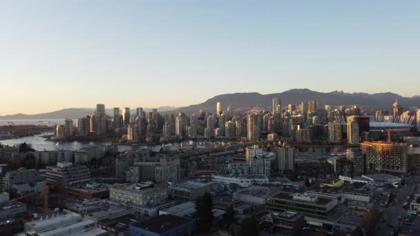 Solnedgång Antenn Utsikt Över Vancouver Nedsänkt — Stockvideo