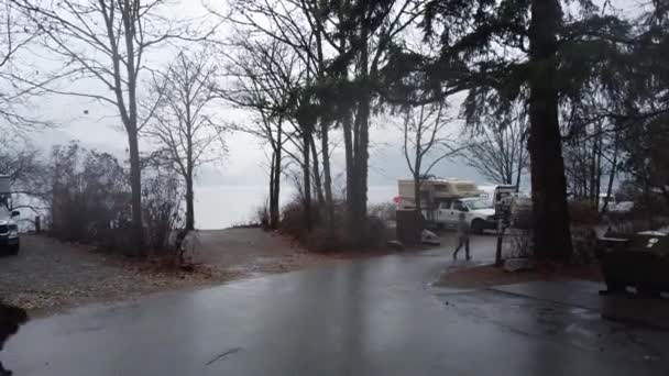 Camping Hiver Sur Rivage — Video