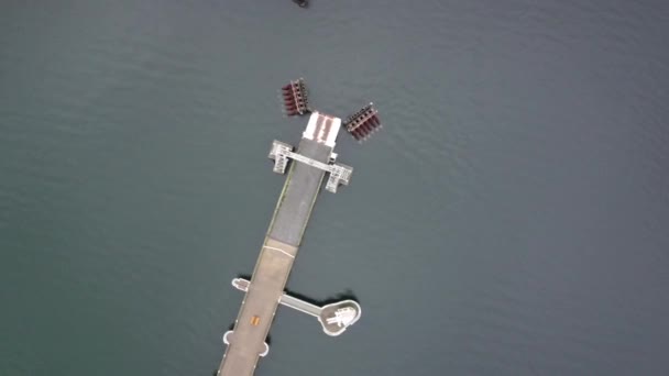 Vue supérieure sur la jetée du lac 